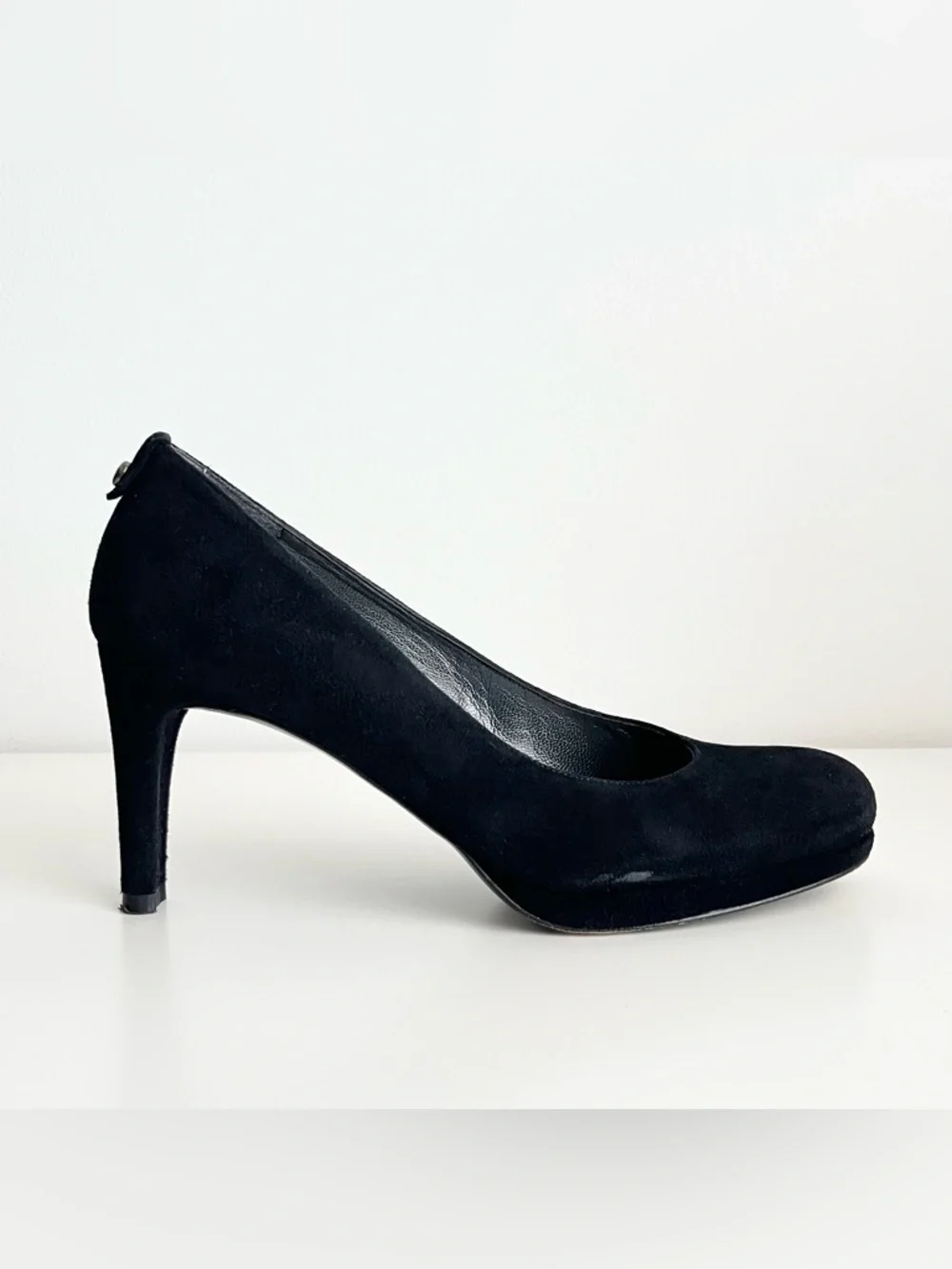 Stuart Weitzman Women's Suede Pumps Heels Size 9 Platform Elegant Formal Office
